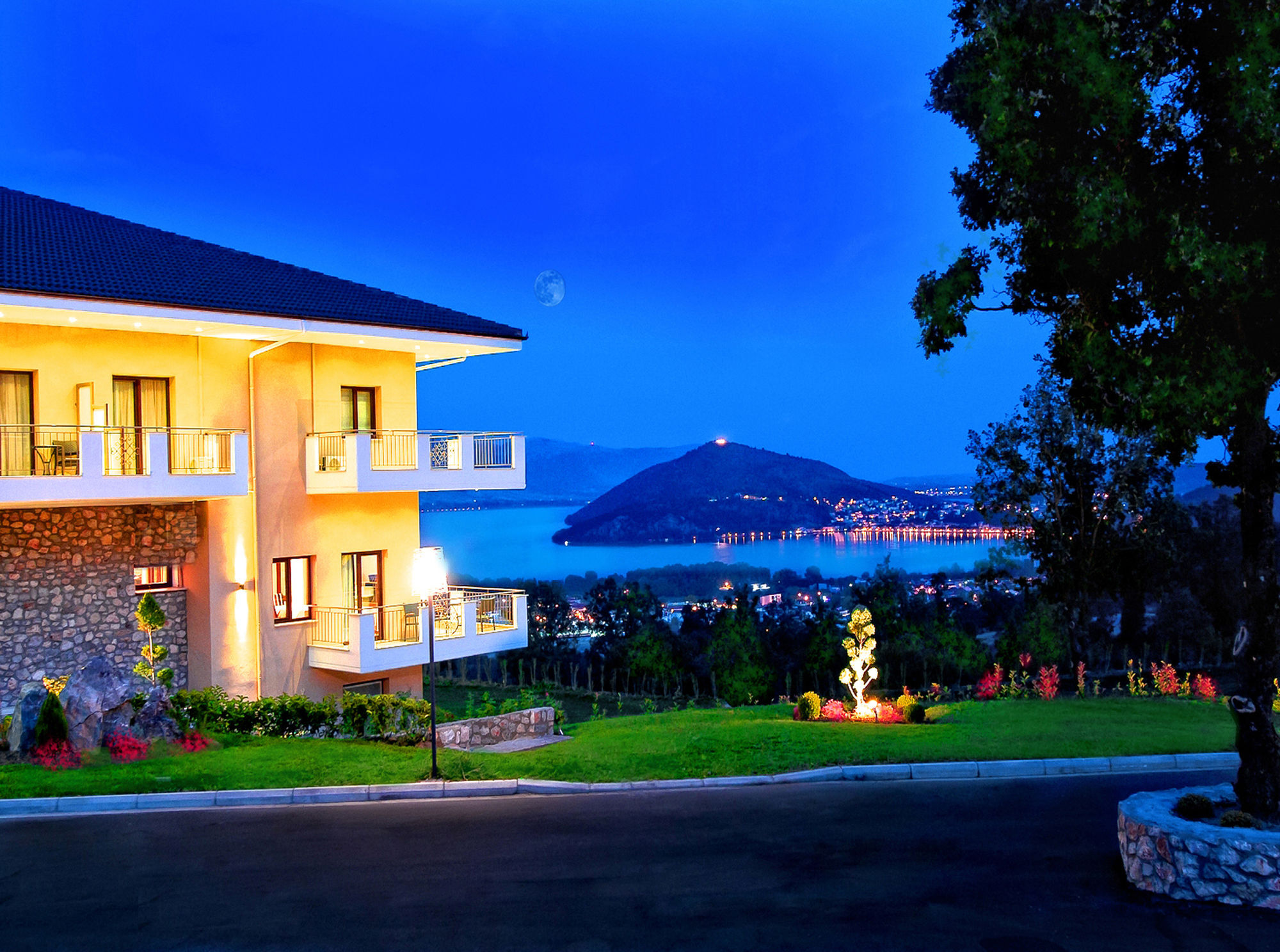 Enastron View Hotel Kastoria Bagian luar foto