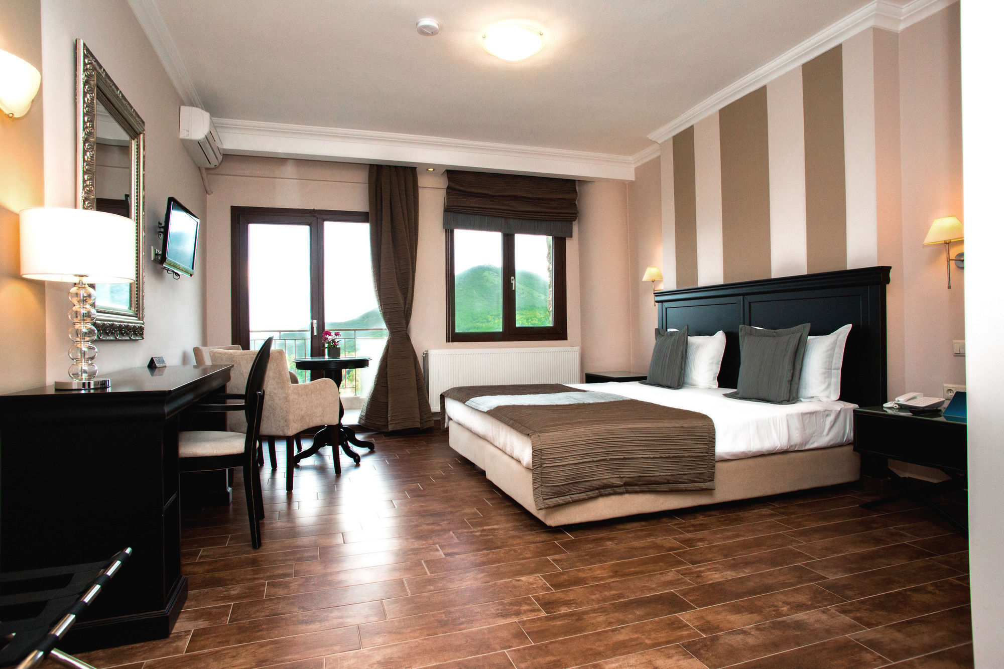 Enastron View Hotel Kastoria Bagian luar foto